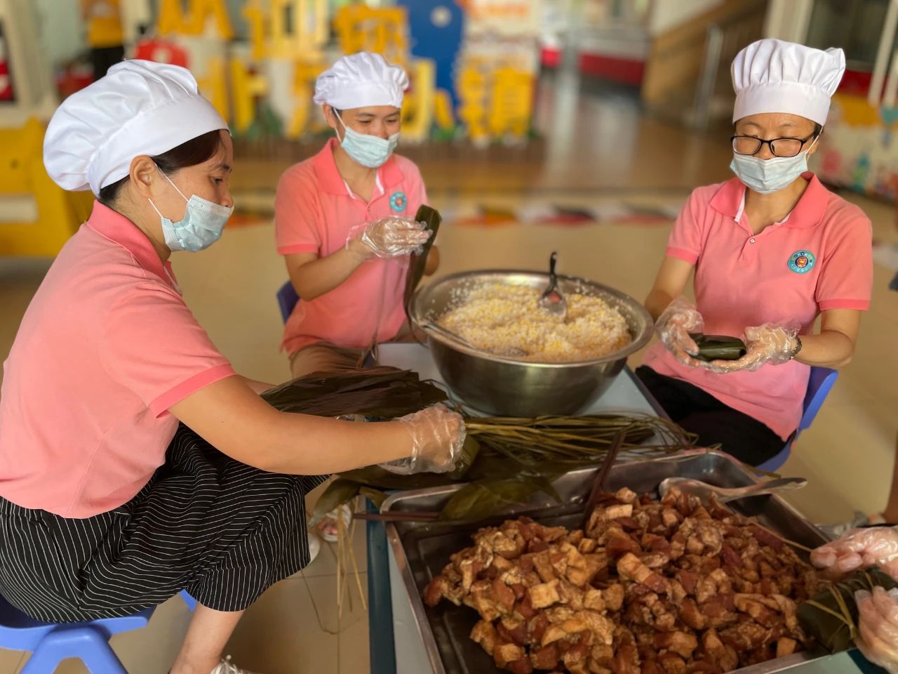 【粽香满园 浓情端午】——北江明珠幼儿园端午节主题系列活动-幼师课件网第8张图片