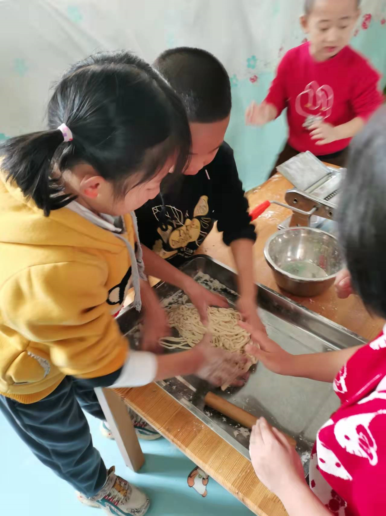 【班级动态】《美食制作开始啦》-幼师课件网第5张图片