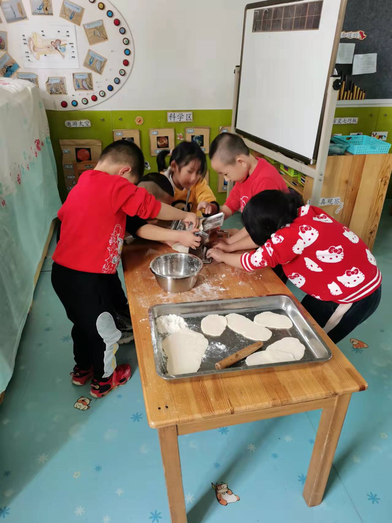 【班级动态】《美食制作开始啦》-幼师课件网第4张图片