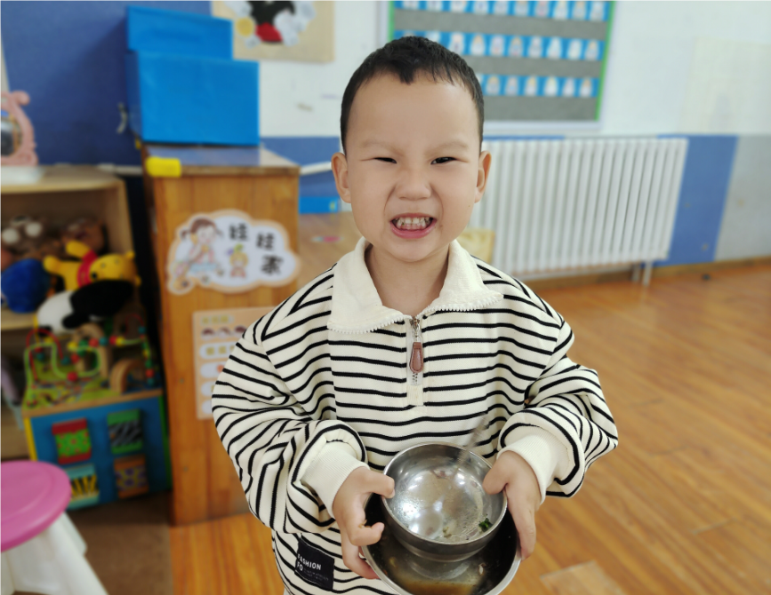 【课程故事】从幼儿园小班“卷”起来——记北京市昌平区幼师第五实验幼儿园主题探究活动《食物真好吃》-幼师课件网第45张图片