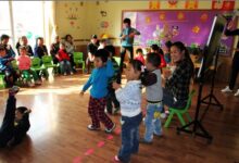 中班安全教案：室内活动不打闹-幼师课件网