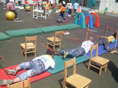 幼儿园大班体育活动：战地奇兵-幼师课件网第2张图片