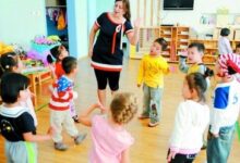 幼儿园的大班体育活动：啄木鸟捉害虫-幼师课件网