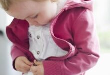 小班幼儿穿脱衣服培养策略（二）-幼师课件网