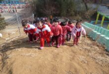 泰安市宁阳县蒋集镇中心幼儿园：开展“爬山比赛”活动-幼师课件网