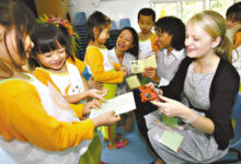 广州幼儿师范附属幼儿园95年园庆 童心回荡芳草园-幼师课件网