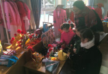 罗星幼教集团开展越剧行头制作展活动-幼师课件网