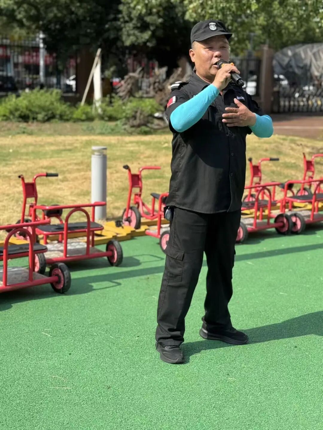 【西幼记·水帘动态】翻越成长之峰,点亮童年时光——西林幼儿园2025年特色迎新活动纪实-幼师课件网第17张图片